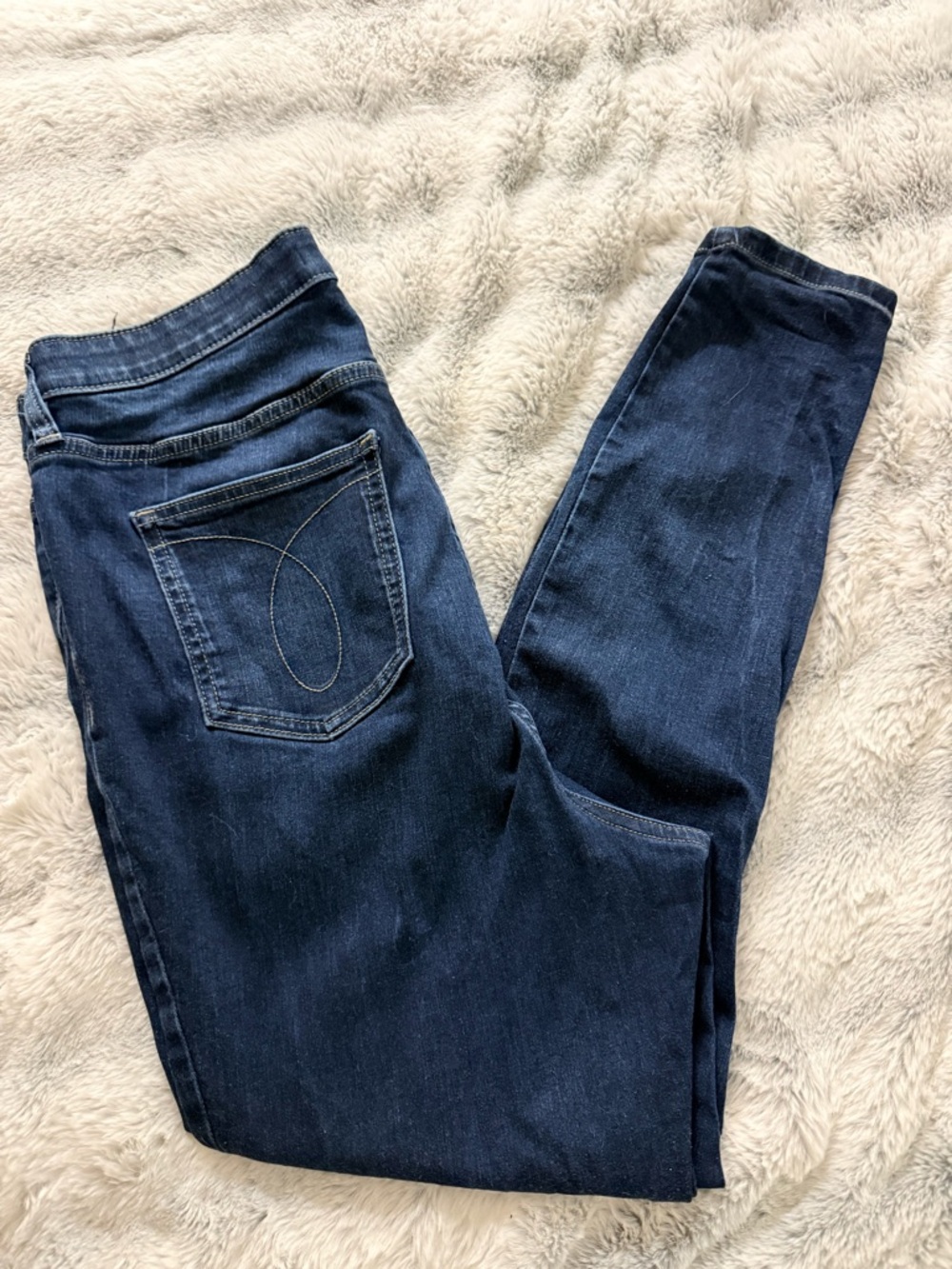 Calvin Klein Jeans Women's Dark Blue Skinny Button-Fly Jeans - Picture 2 of 6
